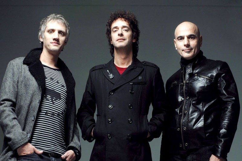 Integrantes de banda de rock en español